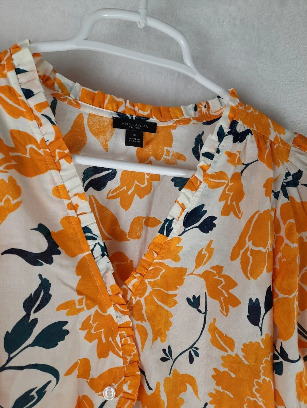 LOFT lightweight neck